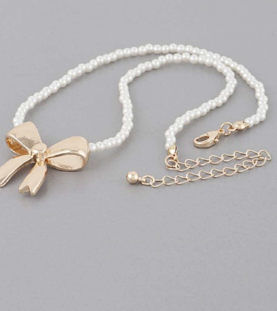 Pearl White Beaded Bow Necklace