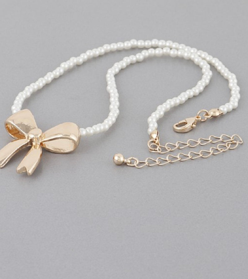 Pearl White Beaded Bow Necklace